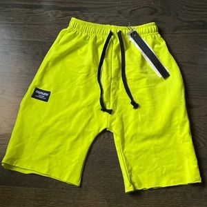 NUNUNU shorts size 4-5
